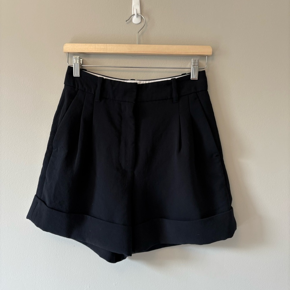 Aritzia Babaton Trouser Shorts Size 6